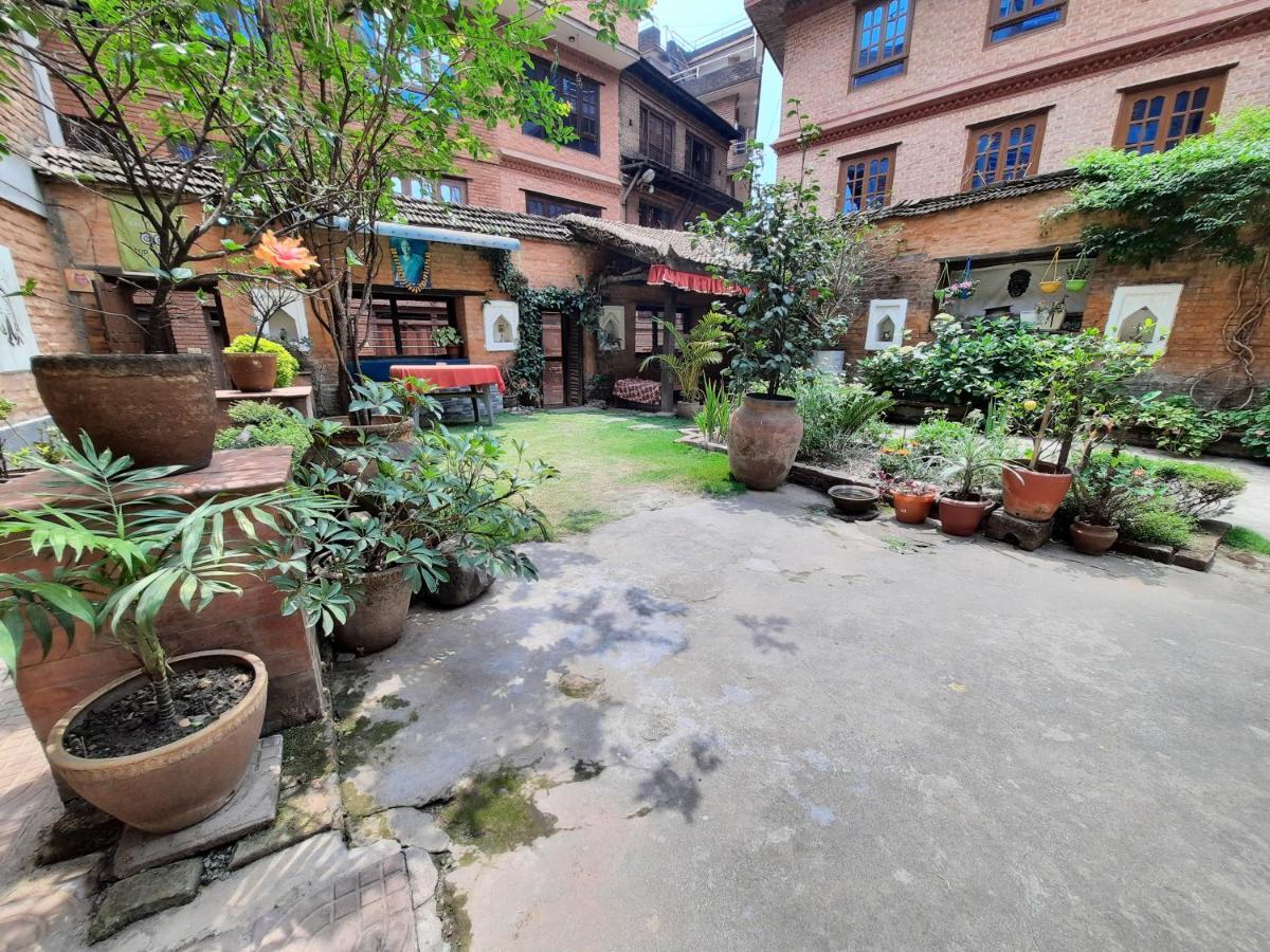 Pradhan House - Home Stay With Garden Bhaktapur Exterior photo